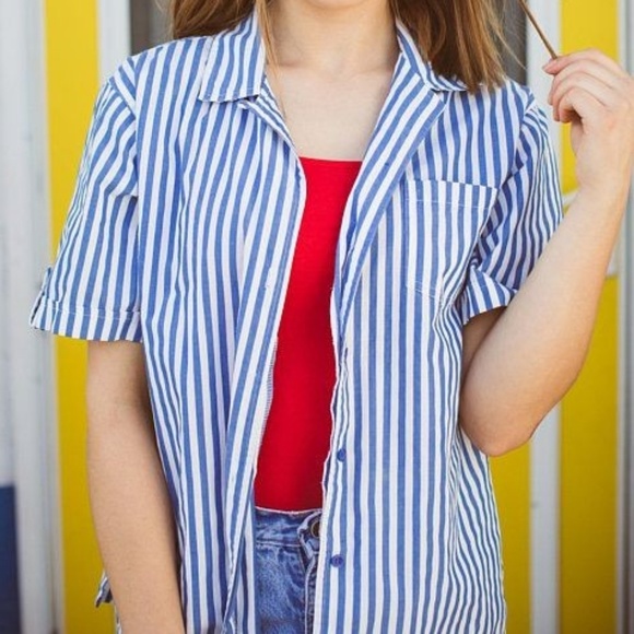 **SOLD**Button up fashion shirt_c - Picture 4 of 5